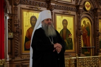 В день памяти «Казанской» иконы Божией Матери митрополит Артемий совершил Божественную литургию в Спасо-Преображенском соборе