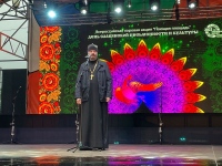 Хабаровский священник посетил всероссийскую акцию «Поющая площадь»