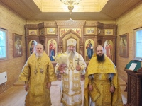 Митрополит Артемий совершил Божественную литургию в день своего тезоименитства