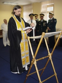 Настоятель Свято-Иннокентьевского храма освятил новый штаб Уссурийского реестрового казачьего войска
