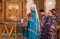 Митрополит Владимир возглавил Божественную литургию в день празднования Крестовоздвижения