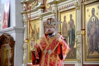 В Неделю святых жен-мироносиц митрополит Владимир возглавил Божественную литургию в Спасо-Преображенском кафедральном соборе