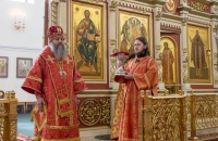 В Неделю о расслабленном митрополит Артемий совершил Божественную литургию  в Спасо-Преображенском кафедральном соборе
