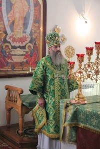 Митрополит Артемий совершил Божественную литургию в храме святого благоверного князя Александра Невского