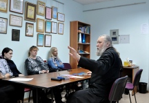 Первая встреча клирика Хабаровской епархии с родителями детей - инвалидов по слуху. 28 марта 2013 года