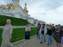 Архиепископ Хабаровский и Приамурский Игнатий встретился с труппой Камчатского театра драмы и комедии.